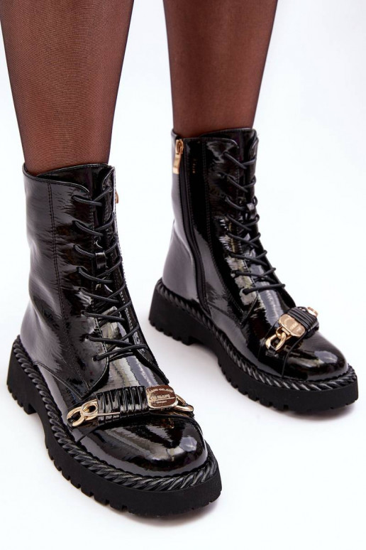 Laque zābaki ar ornamentiem melnas... Laque zābaki ar ornamentiem melnas...