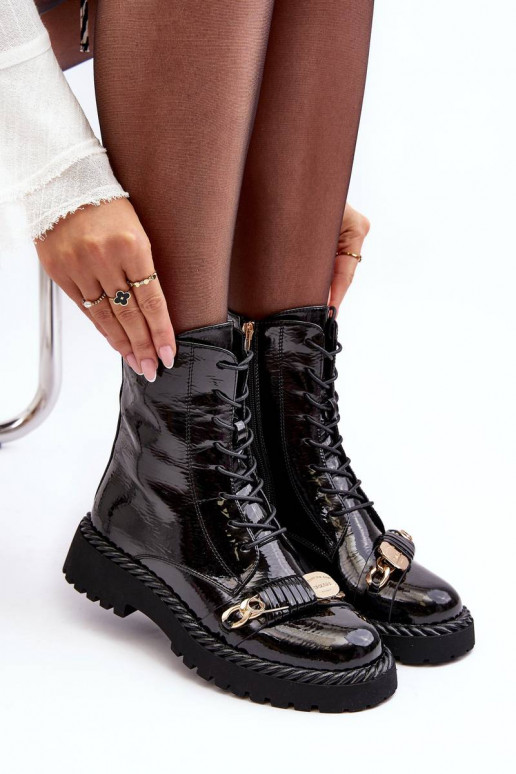 Laque zābaki ar ornamentiem melnas... Laque zābaki ar ornamentiem melnas...