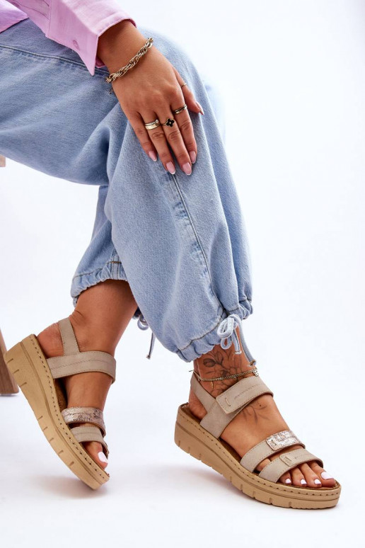 Sandales ar lipīgiem stiprinājumiem... Sandales ar lipīgiem stiprinājumiem...