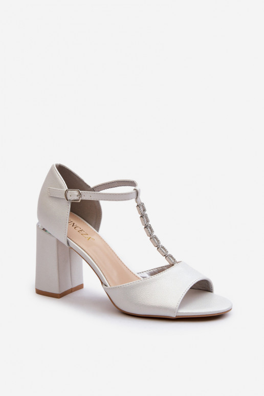 Eleganti augstpapēžu kurpes ar... Eleganti augstpapēžu kurpes ar...