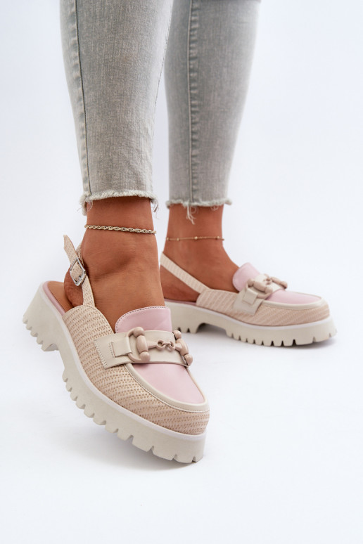 Sieviešu basenes ar platiem papēžiem... Sieviešu basenes ar platiem papēžiem...