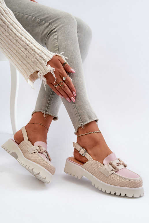 Sieviešu basenes ar platiem papēžiem... Sieviešu basenes ar platiem papēžiem...