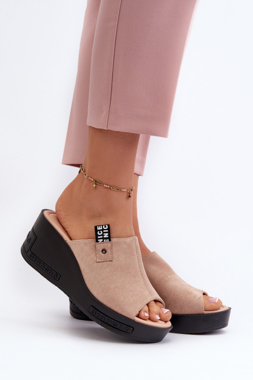 Sieviešu čības  smilšu krāsas Vleni