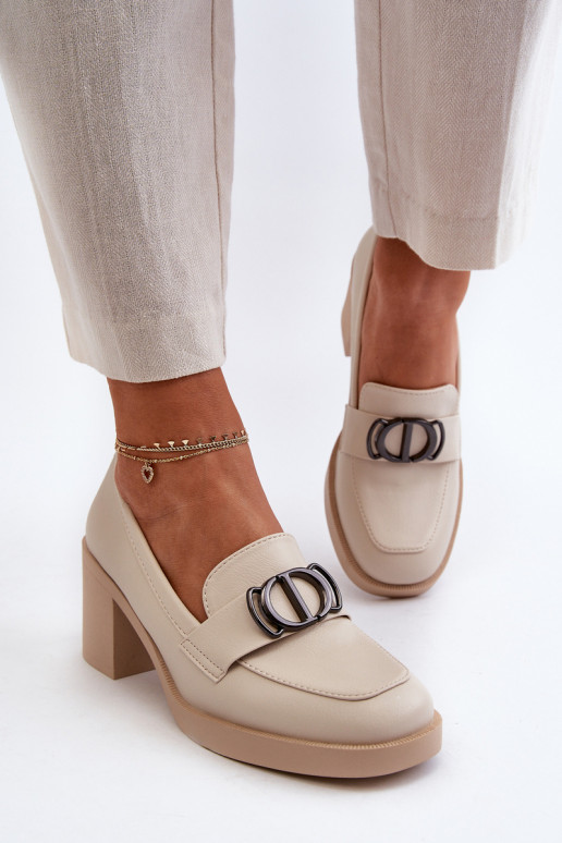 Apavi   ar papēdi ar ornamentiem...