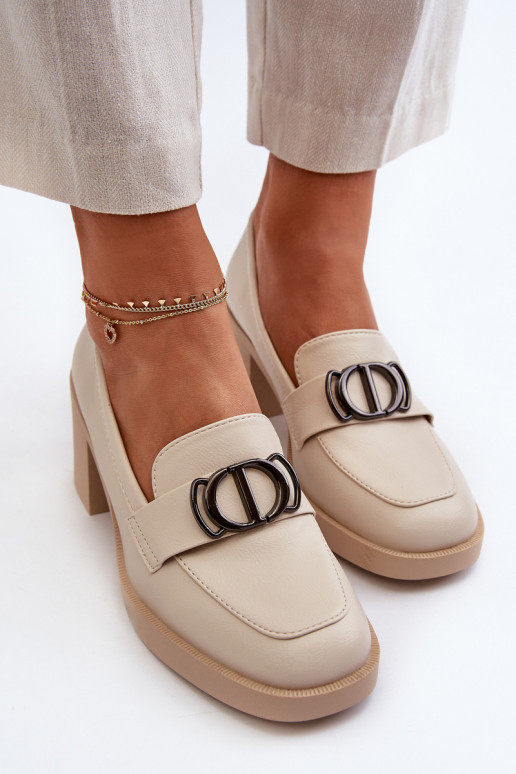 Apavi   ar papēdi ar ornamentiem...