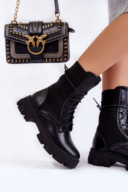 Masīvi zābaki šņorējami melnas krāsas... Masīvi zābaki šņorējami melnas krāsas...