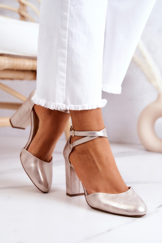 Kurpes ar papēdi Sergio Leone zelta... Kurpes ar papēdi Sergio Leone zelta...