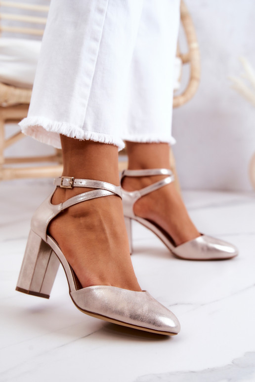 Kurpes ar papēdi Sergio Leone zelta... Kurpes ar papēdi Sergio Leone zelta...