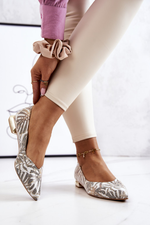 Balerīnas Laura Messi zelta krāsas Balerīnas Laura Messi zelta krāsas