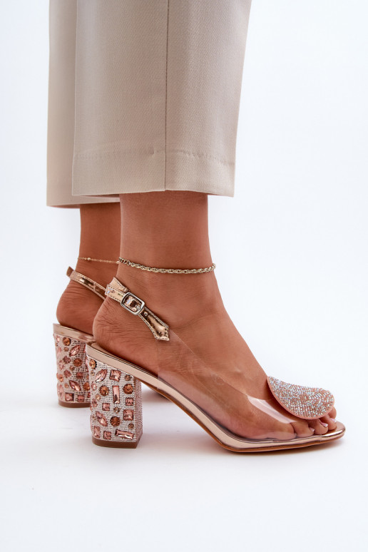 Sandales Caurspīdīgas ar papēdi Zelta... Sandales Caurspīdīgas ar papēdi Zelta...