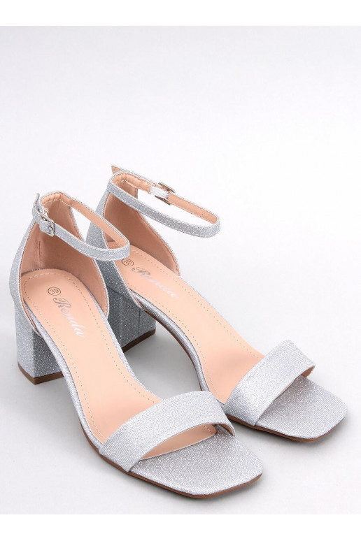 Spīdīgi  kurpes Spīdīgi  kurpes