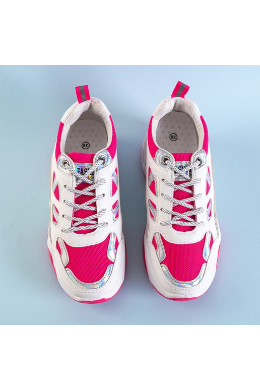 Sneakers modeļa apavi Dažādu krāsu...