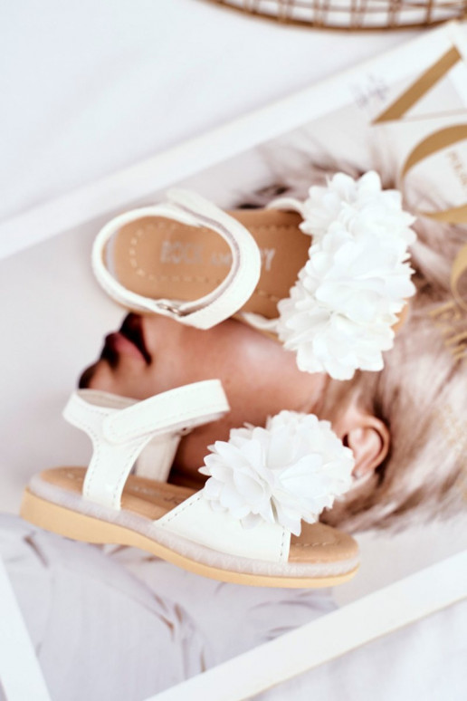 Bērnu sandales ar ziediem baltā krāsā Bērnu sandales ar ziediem baltā krāsā