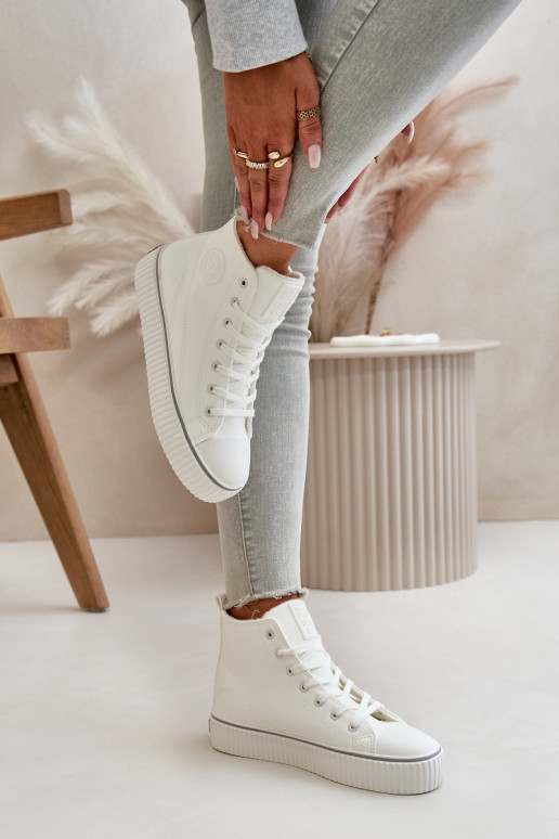 Sieviešu siltināti brīvā laika apavi no eko ādas Big Star OO274788 baltas krāsas Sieviešu siltināti brīvā laika apavi no eko ādas Big Star OO274788 baltas krāsas