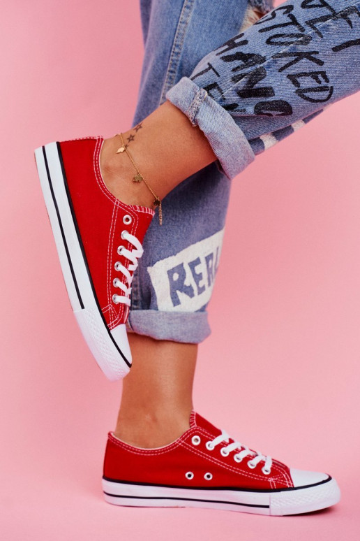 Klasiska modeļa brīvā laika apavi sarkanas krāsas Klasiska modeļa brīvā laika apavi sarkanas krāsas