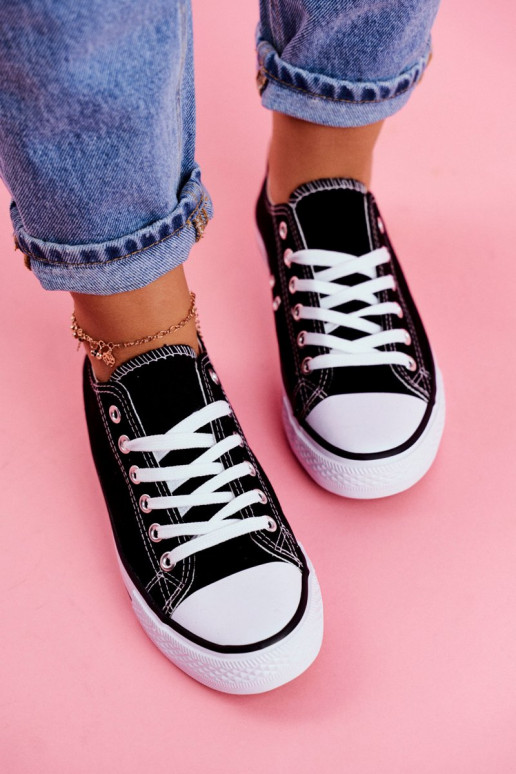 Klasiska modeļa brīvā laika apavi melnas krāsas Klasiska modeļa brīvā laika apavi melnas krāsas