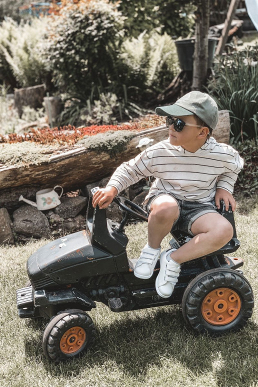 Bērnu apavi Sporta apavi ar lipīgām aizdarēm Baltas-melnas krāsas California Bērnu apavi Sporta apavi ar lipīgām aizdarēm Baltas-melnas krāsas California