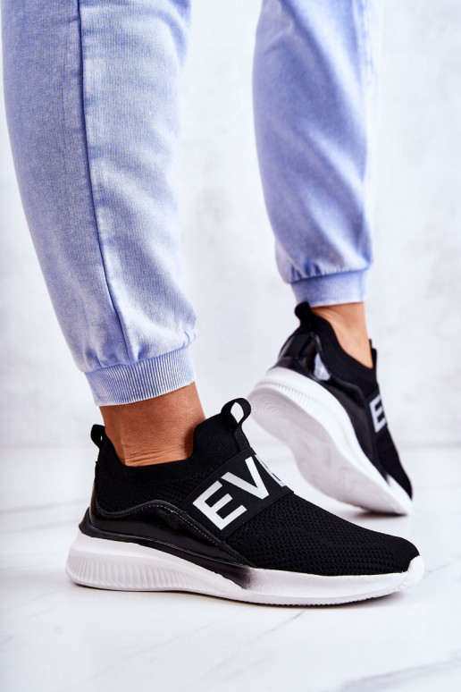 sporta apavi  melnas krāsas Lorane