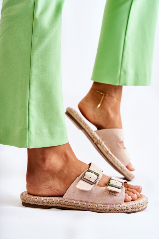 Klasiska modeļa sieviešu zamšādas čības smilšu krāsas Casilda Klasiska modeļa sieviešu zamšādas čības smilšu krāsas Casilda