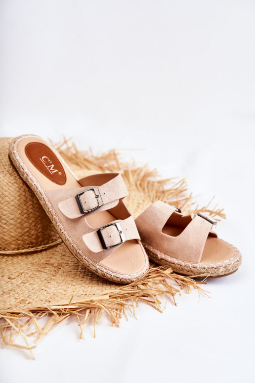 Klasiska modeļa sieviešu zamšādas čības smilšu krāsas Casilda Klasiska modeļa sieviešu zamšādas čības smilšu krāsas Casilda