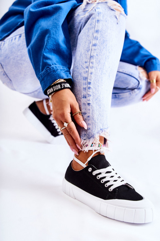 Sieviešu apavi ar platformu melnas krāsas Comes Sieviešu apavi ar platformu melnas krāsas Comes