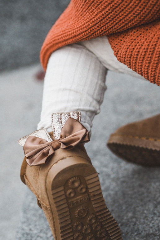 Bērnu siltināti sniega apavi ar bantītēm brūnas krāsas Meriva Bērnu siltināti sniega apavi ar bantītēm brūnas krāsas Meriva