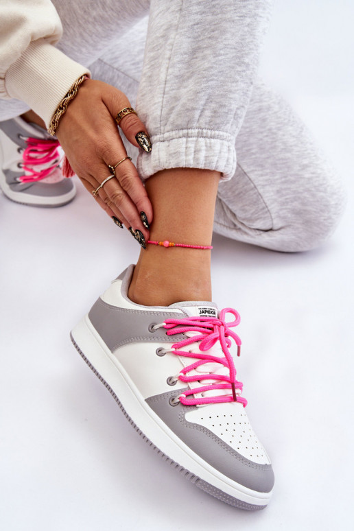 Klasiska modeļa sporta apavi  šņorējami Baltas-Pelēkas krāsas Jella