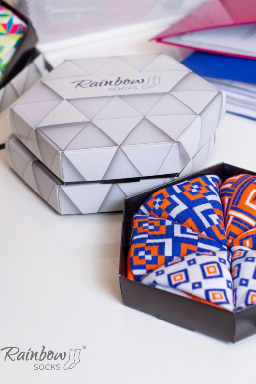 Varavīksnes zeķes ar ģeometriskiem rakstiem 3 Pāris Varavīksnes zeķes ar ģeometriskiem rakstiem 3 Pāris