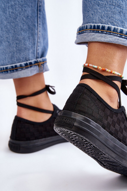 Klasiska modeļa sporta apavi ar līdzenu zoli Big Star LL274072 melnas krāsas Klasiska modeļa sporta apavi ar līdzenu zoli Big Star LL274072 melnas krāsas