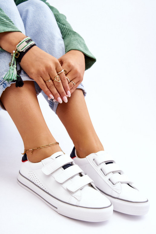 Sporta apavi ar lipīgām aizdarēm Big Star LL274A207 baltas krāsas Sporta apavi ar lipīgām aizdarēm Big Star LL274A207 baltas krāsas