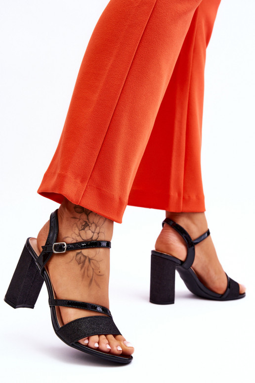 spīdīgs Elegantas augstpapēžu sandales melnas krāsas Alicia spīdīgs Elegantas augstpapēžu sandales melnas krāsas Alicia