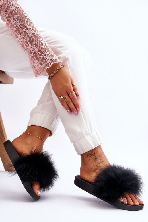 Stilīgasrnas gumijas čības ar kažokādu melnas krāsas Lucrece Stilīgasrnas gumijas čības ar kažokādu melnas krāsas Lucrece