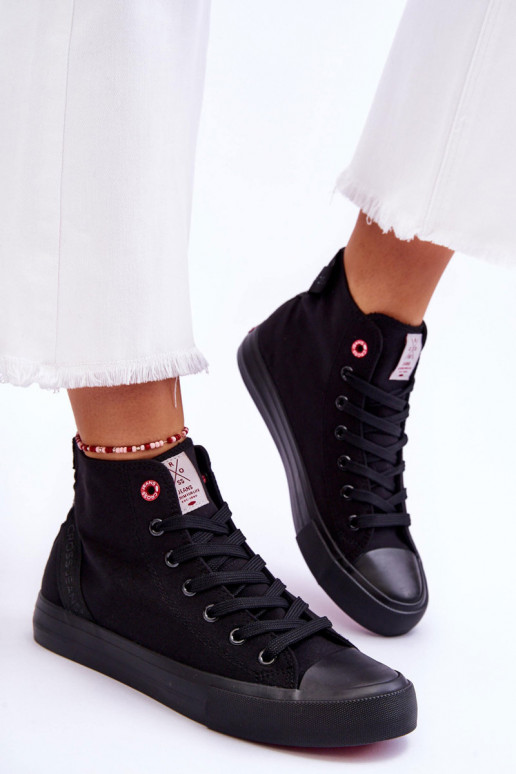 Klasiska modeļa tõmblukuga Cross Jeans LL2R4088C melnas krāsas Klasiska modeļa tõmblukuga Cross Jeans LL2R4088C melnas krāsas