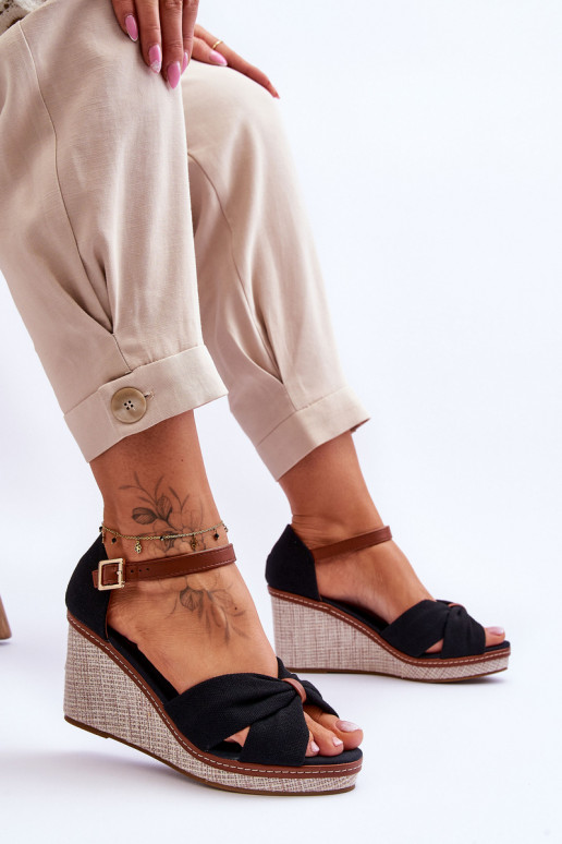 Sieviešu basenes  melnas krāsas Daphne Sieviešu basenes  melnas krāsas Daphne