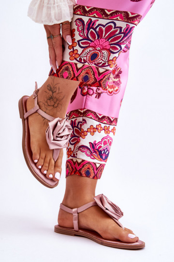 Sieviešu basenes modernas iešļūcenes   Nude Carisma 2