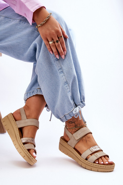 Sandales ar lipīgiem stiprinājumiem smilšu krāsas Fresh Look Sandales ar lipīgiem stiprinājumiem smilšu krāsas Fresh Look