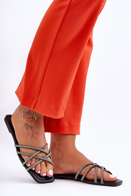 Čības ar siksniņām I  melnas krāsas Leomi Čības ar siksniņām I  melnas krāsas Leomi