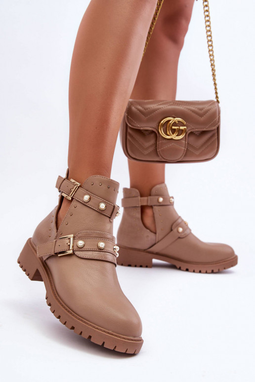 Sieviešu puszābaki ar mākslīgām pērlītēm smilšu krāsas Klarisa Sieviešu puszābaki ar mākslīgām pērlītēm smilšu krāsas Klarisa