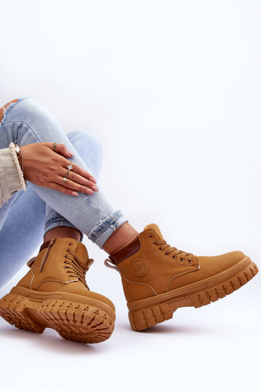 apavi   ar platformu brūnas krāsas Calys