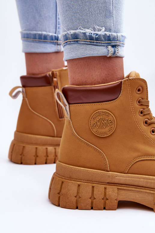 apavi   ar platformu brūnas krāsas Calys