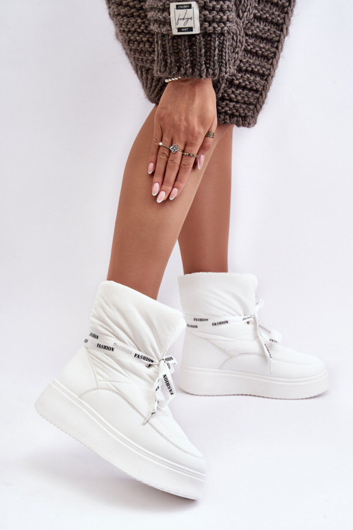 sniega apavi    Wiązaniem baltas krāsas Siracna