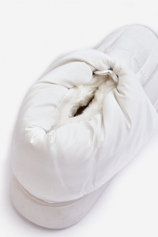 sniega apavi    Wiązaniem baltas krāsas Siracna