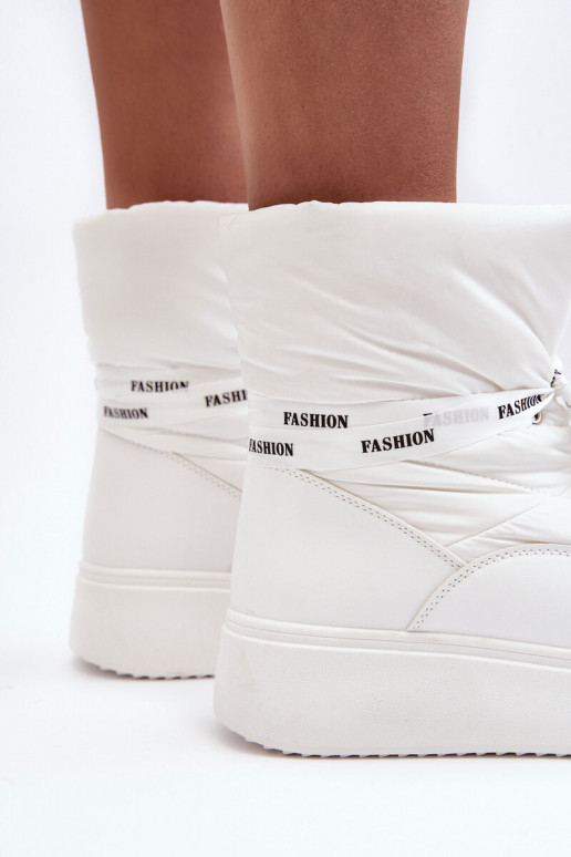 sniega apavi    Wiązaniem baltas krāsas Siracna