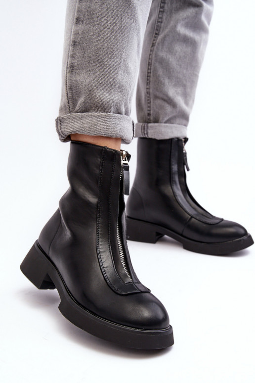 Zābaki ar platiem papēžiem ar rāvējslēdzējiem melnā krāsā Elkasa Zābaki ar platiem papēžiem ar rāvējslēdzējiem melnā krāsā Elkasa