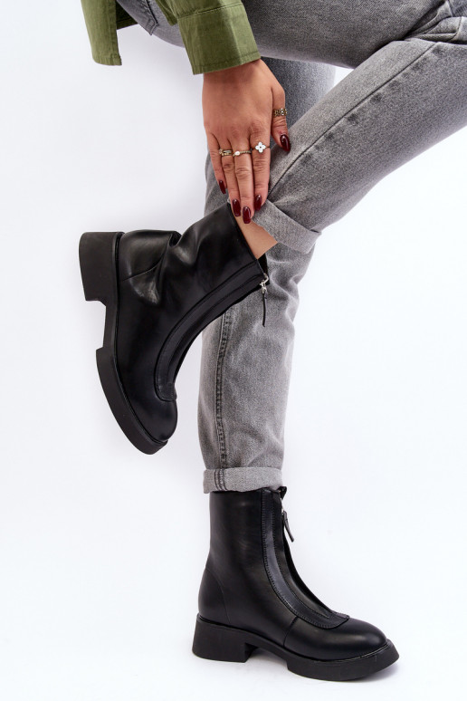 Zābaki ar platiem papēžiem ar rāvējslēdzējiem melnā krāsā Elkasa Zābaki ar platiem papēžiem ar rāvējslēdzējiem melnā krāsā Elkasa