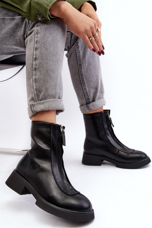 Zābaki ar platiem papēžiem ar rāvējslēdzējiem melnā krāsā Elkasa Zābaki ar platiem papēžiem ar rāvējslēdzējiem melnā krāsā Elkasa