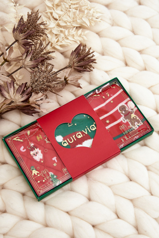 Komplektā 3 pāri svētku zeķu