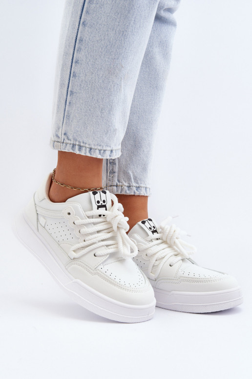 Sneakers modeļa apavi Eko   baltas krāsas Avanalis Sneakers modeļa apavi Eko   baltas krāsas Avanalis