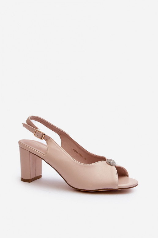 Eleganta stila sandales ar papēdi ar ornamentiem smilšu krāsas Trasea Eleganta stila sandales ar papēdi ar ornamentiem smilšu krāsas Trasea