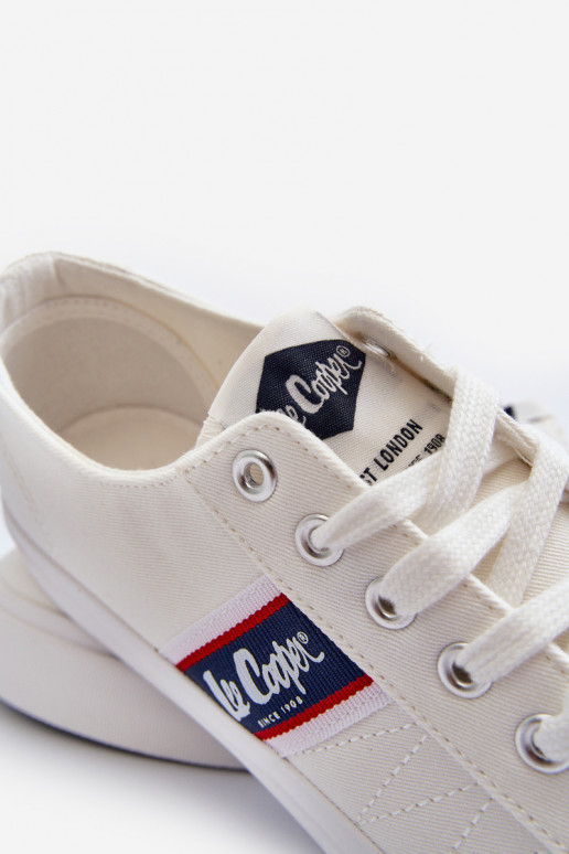 Vīriešu brīvā laika apavi Lee Cooper LCW-24-02-2143 baltas krāsas Vīriešu brīvā laika apavi Lee Cooper LCW-24-02-2143 baltas krāsas